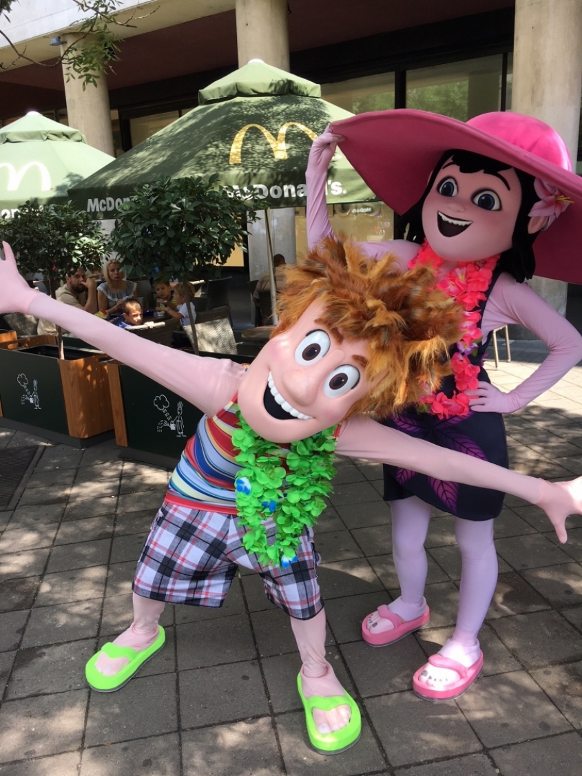 Kolekcija od 12 igračaka inspirisana filmom Hotel Transilvanija 3 uz Happy Meal ponudu