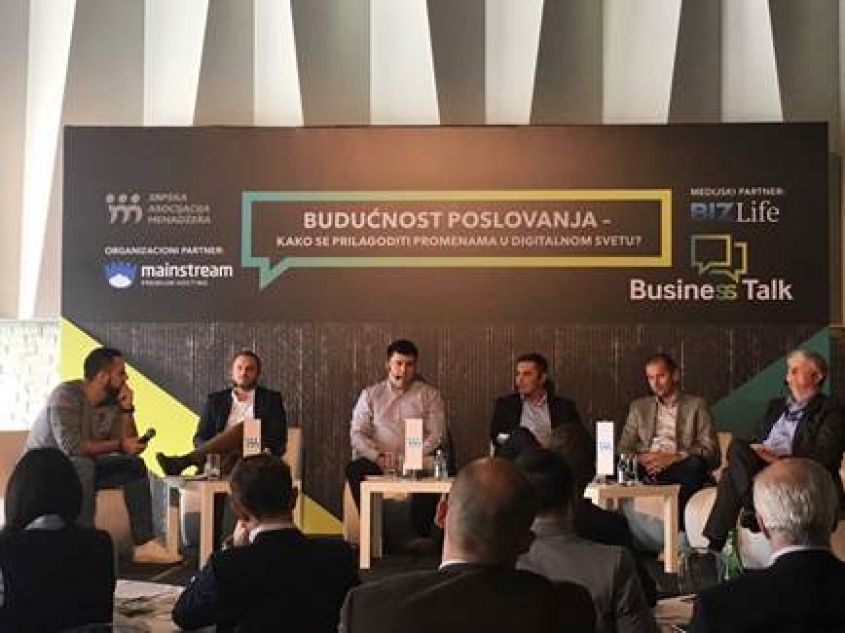 How to Adapt to Changes in the Digital World?
